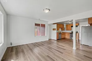 407 Jersey St, Silverton, OR 97381 - Photo 6