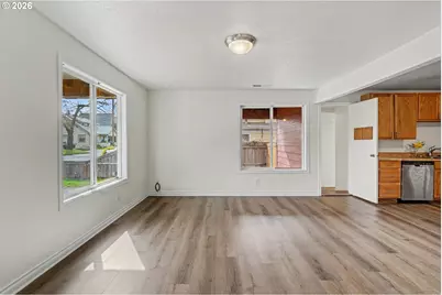 407 Jersey St, Silverton, OR 97381 - Photo 6