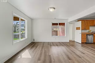407 Jersey St, Silverton, OR 97381 - Photo 6