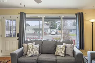 830 S 7th St, Cottage Grove, OR 97424 - Photo 28