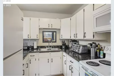 830 S 7th St, Cottage Grove, OR 97424 - Photo 24