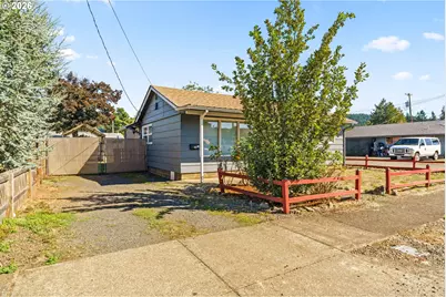 830 S 7th St, Cottage Grove, OR 97424 - Photo 4