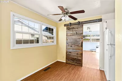 830 S 7th St, Cottage Grove, OR 97424 - Photo 14