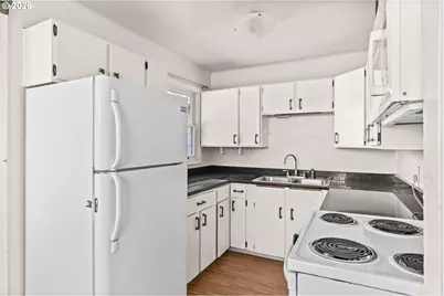 830 S 7th St, Cottage Grove, OR 97424 - Photo 16