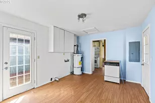 830 S 7th St, Cottage Grove, OR 97424 - Photo 18