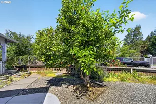 517 Rosichelli Dr, Brookings, OR 97415 - Photo 34