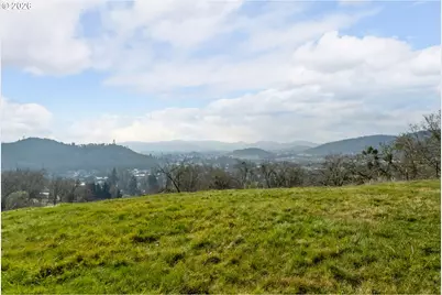 3257 NE Follett St, Roseburg, OR 97470 - Photo 12