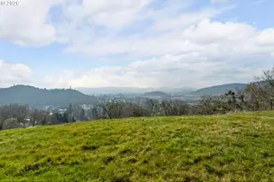 3257 NE Follett St, Roseburg, OR 97470 - Photo 12