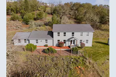 3257 NE Follett St, Roseburg, OR 97470 - Photo 1