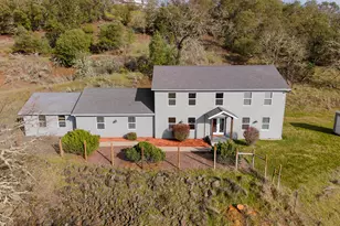 3257 NE Follett St, Roseburg, OR 97470 - Photo 1