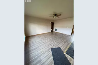 1820 Dogwood Ave, Reedsport, OR 97467 - Photo 2