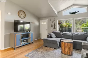 42850 Leaburg Dr, Leaburg, OR 97489 - Photo 10