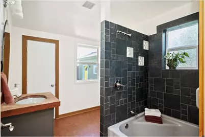 6126 NE 12th Ave, Portland, OR 97211 - Photo 16