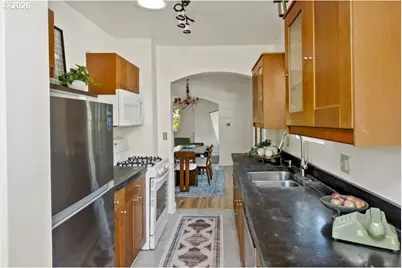 6126 NE 12th Ave, Portland, OR 97211 - Photo 10