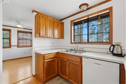 653 SW Tanglewood Cir, McMinnville, OR 97128 - Photo 12