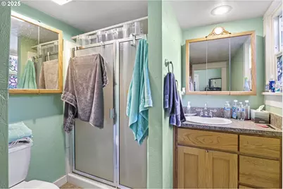 27403 State Highway 38, Elkton, OR 97436 - Photo 16