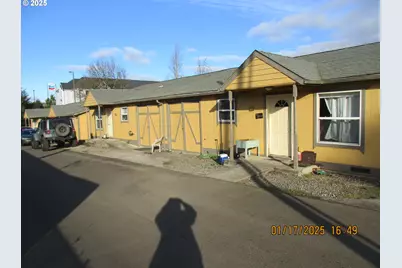 1461/1467 Gleason Ave, Sutherlin, OR 97479 - Photo 1