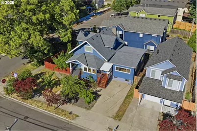 2704 SE 84th Ave, Portland, OR 97266 - Photo 2