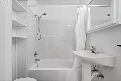 2704 SE 84th Ave, Portland, OR 97266 - Photo 42
