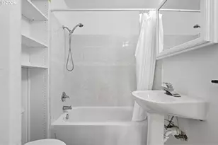 2704 SE 84th Ave, Portland, OR 97266 - Photo 42