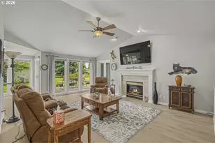 6356 Castle Pines Cir N, Keizer, OR 97303 - Photo 2