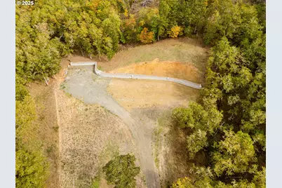 800 SE 5th St, Oakland, OR 97462 - Photo 12