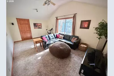 565 Shelokum Dr, Silverton, OR 97381 - Photo 32