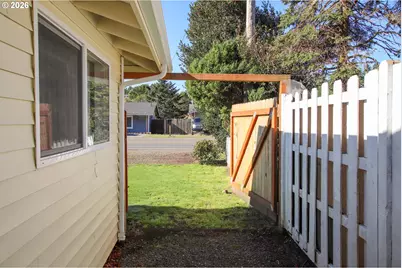 3210 Munsel Lake Rd, Florence, OR 97439 - Photo 4