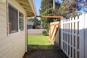 3210 Munsel Lake Rd, Florence, OR 97439 - Photo 4