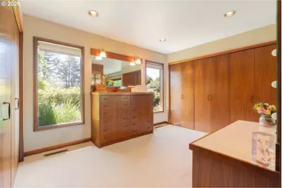 6140 SW Mill St, Portland, OR 97221 - Photo 24