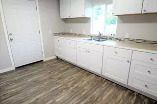 165 NE Oak St, Myrtle Creek, OR 97457 - Photo 6