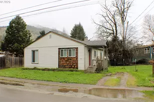 165 NE Oak St, Myrtle Creek, OR 97457 - Photo 1