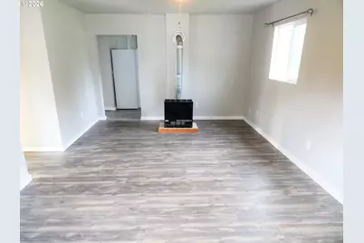 165 NE Oak St, Myrtle Creek, OR 97457 - Photo 4