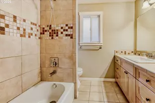 3925 SW Multnomah Blvd, Portland, OR 97219 - Photo 20