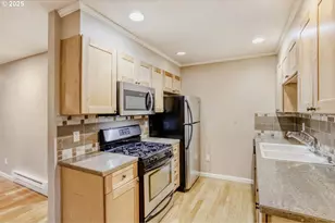 3925 SW Multnomah Blvd, Portland, OR 97219 - Photo 10