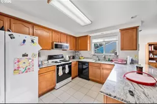 780 SE Redwood Ave, Myrtle Creek, OR 97457 - Photo 12