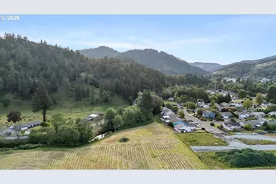 780 SE Redwood Ave, Myrtle Creek, OR 97457 - Photo 30