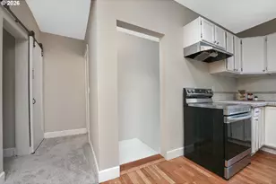1617 SW Broadway Dr, Portland, OR 97201 - Photo 24