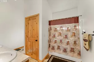 629 Buell Ln, Roseburg, OR 97471 - Photo 18