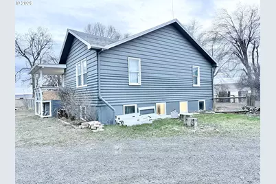 4308 NE Collins Dr, Madras, OR 97741 - Photo 2