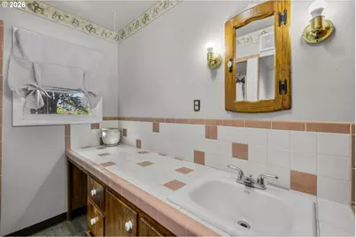 4308 NE Collins Dr, Madras, OR 97741 - Photo 10