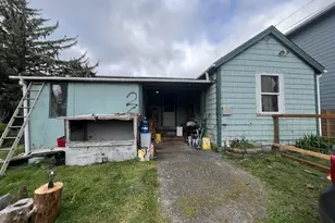 262 N Marple St, Coos Bay, OR 97420 - Photo 1