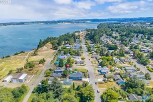 262 N Marple St, Coos Bay, OR 97420 - Photo 32
