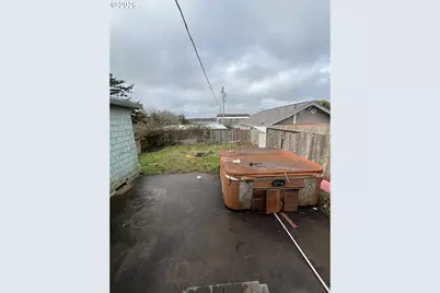 262 N Marple St, Coos Bay, OR 97420 - Photo 14