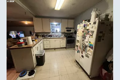 262 N Marple St, Coos Bay, OR 97420 - Photo 18