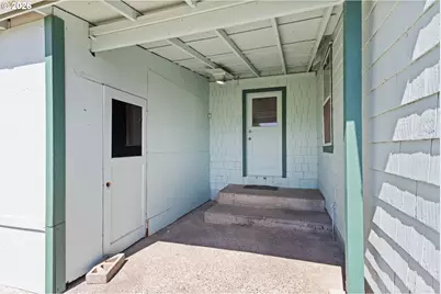 262 N Marple St, Coos Bay, OR 97420 - Photo 2