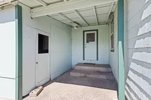 262 N Marple St, Coos Bay, OR 97420 - Photo 2