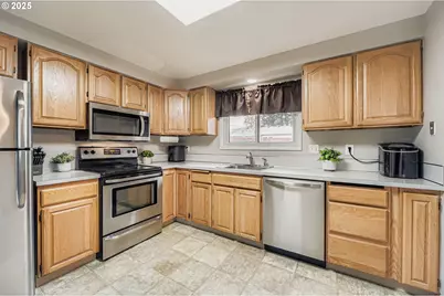 1833 NE 157th Ave, Portland, OR 97230 - Photo 10