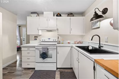 4879 N 13th Ave, Keizer, OR 97303 - Photo 8