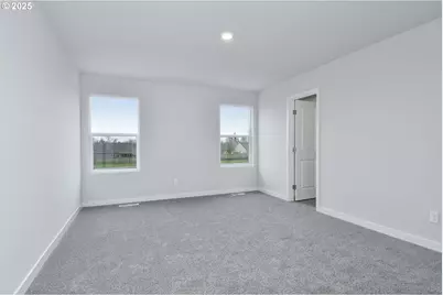 1393 Owl Ave, Woodburn, OR 97071 - Photo 12